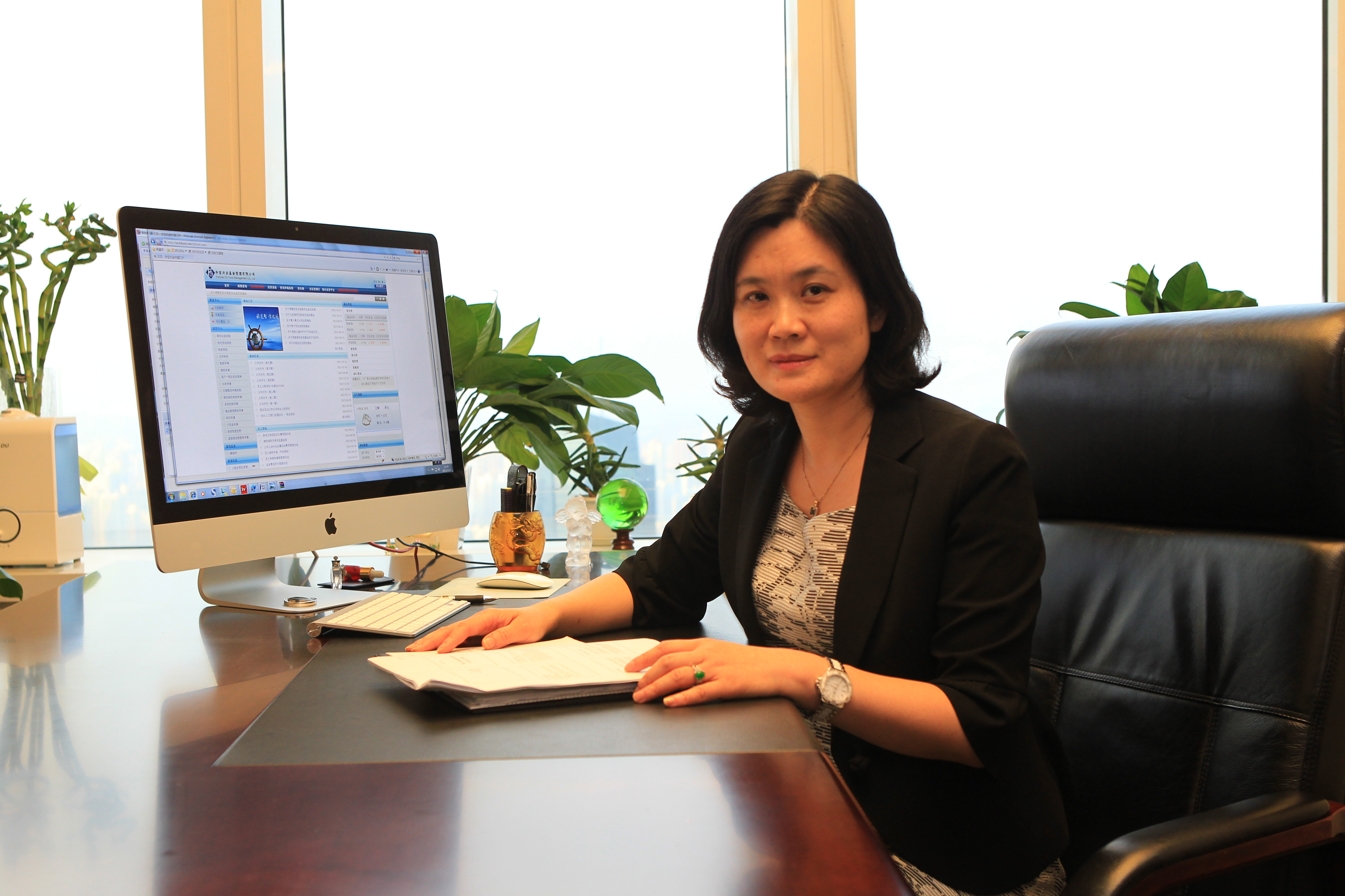 铿锵玫瑰盘点公募基金20位美女老总