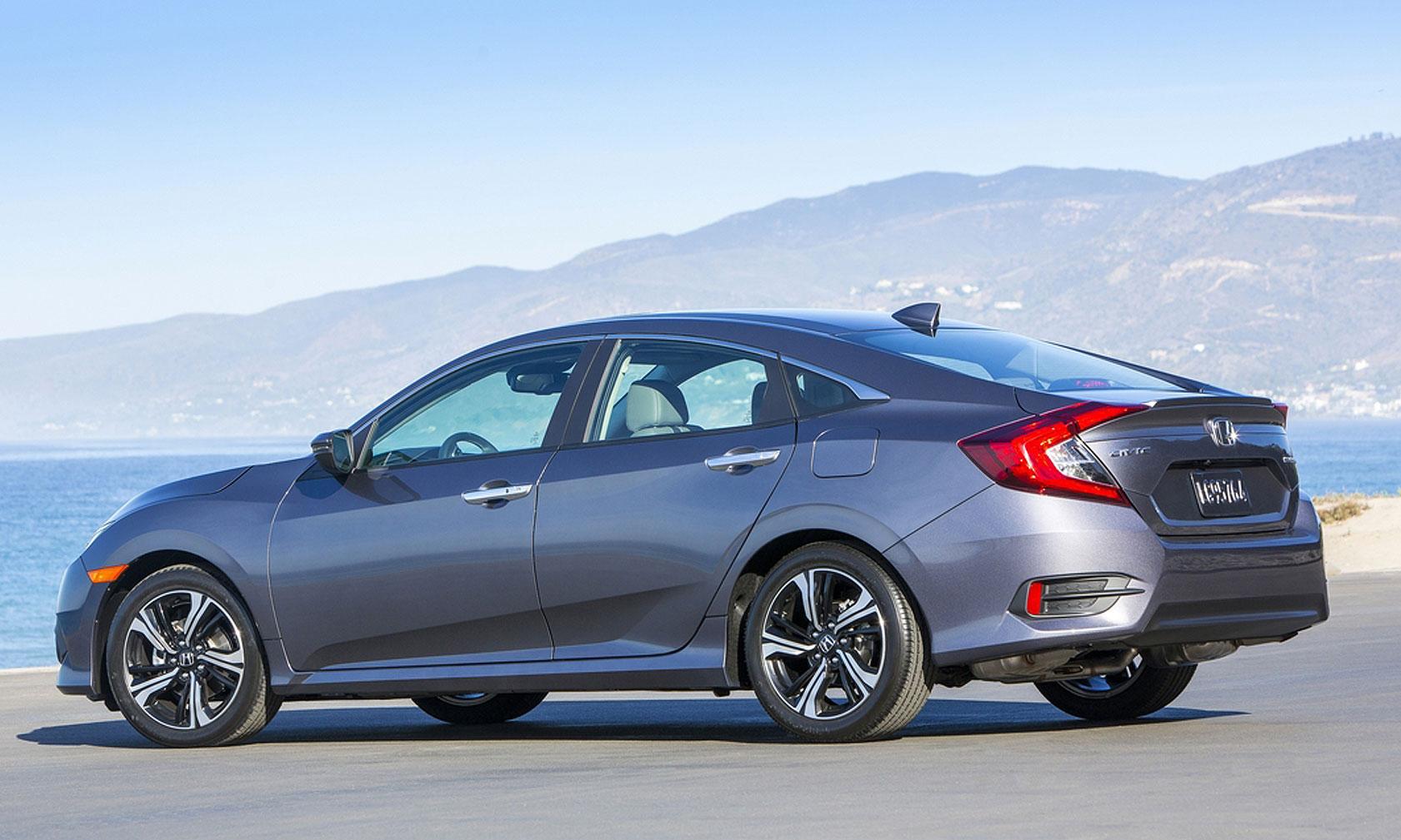 本田汽车今天宣布在美国回共约35万辆2016款思域双门轿跑和轿车