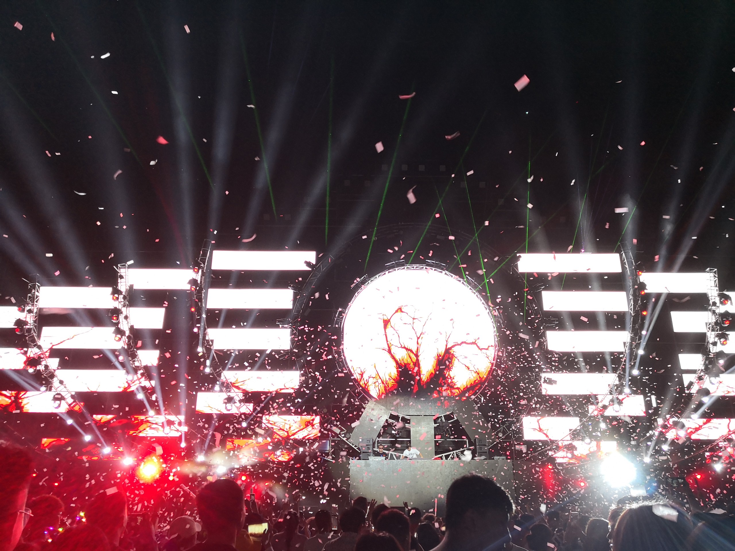 无聊催生云蹦迪照亮无聊经济起飞路