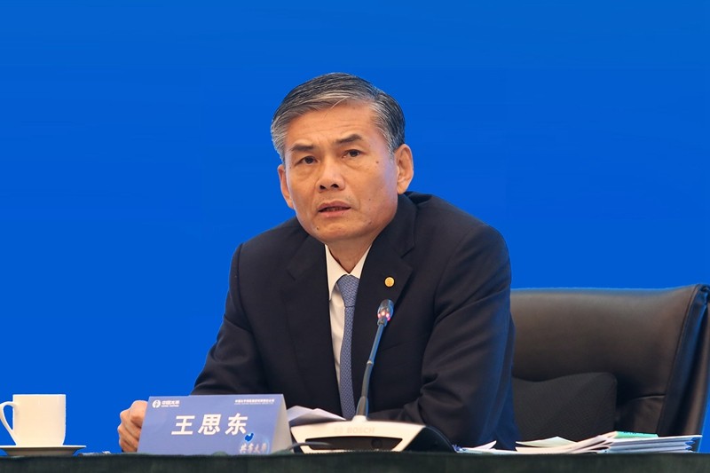 59岁王思东升任中国太平党委书记,保险从业经验近20年-蓝鲸财经