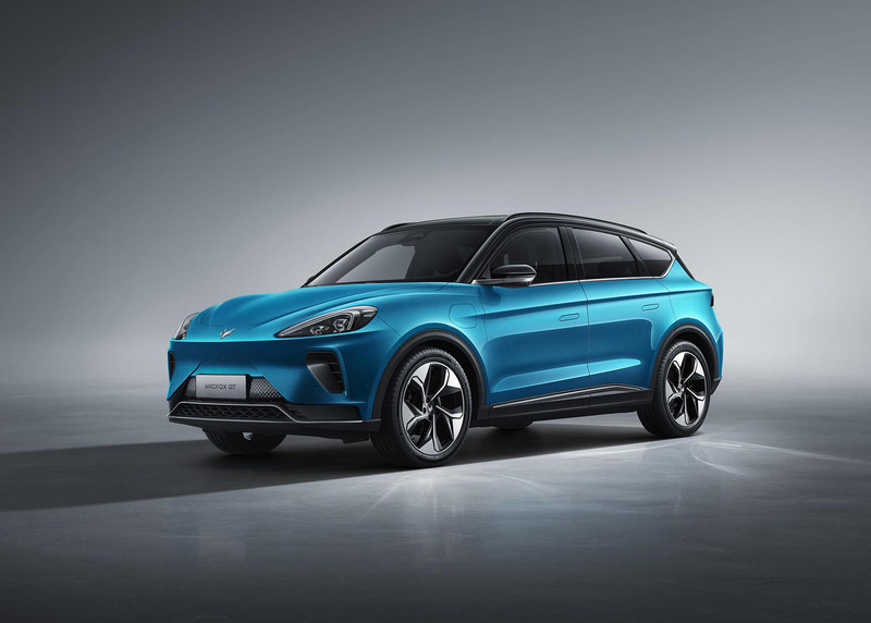 蓝谷麦格纳首款车投放市场arcfoxαt售2419万起