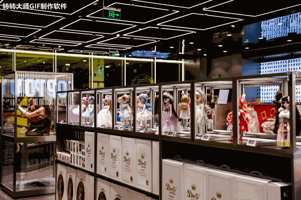 开业当天挤爆商场,潮玩品牌TOP TOY为什么遭疯抢?_资讯-蓝鲸财经