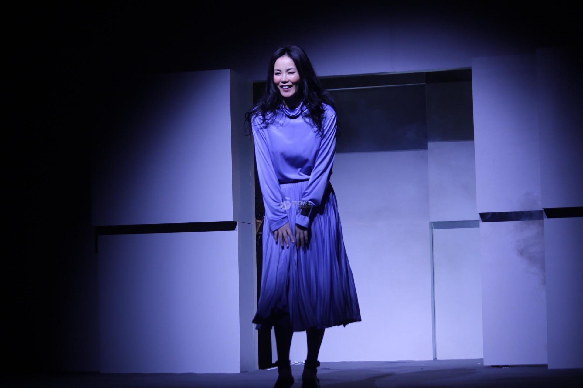 王菲演唱会票价7800嫌贵?腾讯直播花了一个亿!_资讯-蓝鲸财经